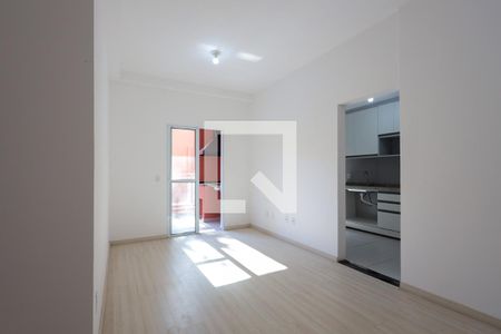Sala 1 de apartamento para alugar com 3 quartos, 90m² em Chácara Pavoeiro, Cotia