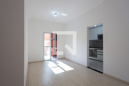 Sala de apartamento para alugar com 3 quartos, 90m² em Chácara Pavoeiro, Cotia