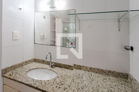 Banheiro de apartamento à venda com 1 quarto, 31m² em Catete, Rio de Janeiro