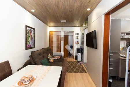 Sala de apartamento à venda com 3 quartos, 62m² em Monte Castelo, Contagem