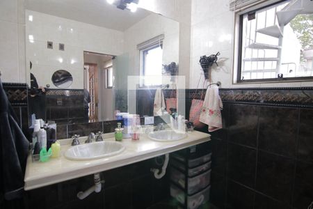Banheiro Quarto 1 de casa à venda com 5 quartos, 360m² em Jardim Fernandes, São Paulo