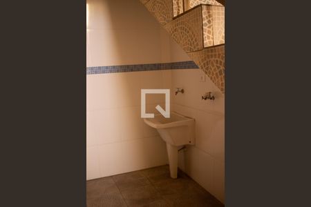 Casa de condomínio à venda com 180m², 3 quartos e 4 vagas Casa de condomínio à venda com 180m², 3 quartos e 4 vagasLavanderia