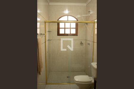 Casa de condomínio à venda com 180m², 3 quartos e 4 vagas Casa de condomínio à venda com 180m², 3 quartos e 4 vagasBanheiro 2