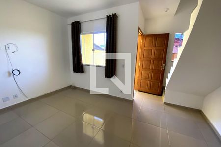 Sala de casa para alugar com 2 quartos, 61m² em Jardim Primavera, Duque de Caxias