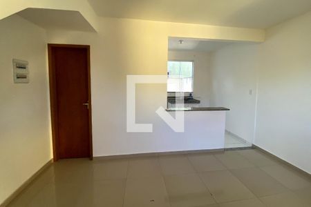 Sala de casa para alugar com 2 quartos, 61m² em Jardim Primavera, Duque de Caxias