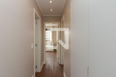 Corredor de apartamento para alugar com 2 quartos, 74m² em Higienópolis, Porto Alegre