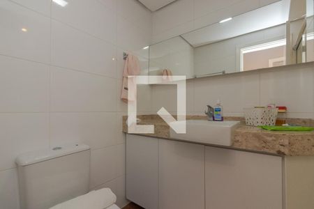 Banheiro Social de apartamento para alugar com 2 quartos, 74m² em Higienópolis, Porto Alegre