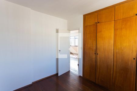 Quarto 1 de apartamento para alugar com 2 quartos, 60m² em Carmo, Belo Horizonte