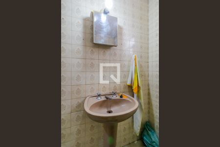 Banheiro de apartamento à venda com 1 quarto, 50m² em Santo Antônio, Porto Alegre
