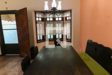 Sala de casa à venda com 4 quartos, 128m² em Vila Alexandria, São Paulo