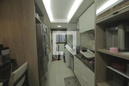 Cozinha e Área de Serviço de apartamento à venda com 3 quartos, 86m² em Passo da Areia, Porto Alegre