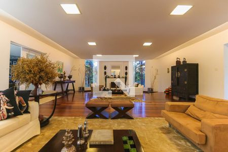 Sala de casa à venda com 6 quartos, 1300m² em Vila Tramontano, São Paulo