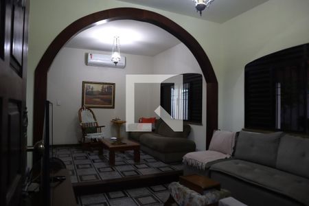Sala  de casa à venda com 4 quartos, 238m² em Irajá, Rio de Janeiro