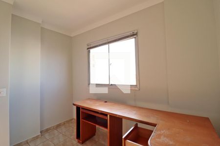 Quarto 2 de apartamento para alugar com 3 quartos, 89m² em Presidente Roosevelt, Uberlândia