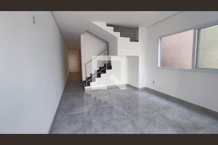 Sala de casa à venda com 3 quartos, 120m² em Morro do Confisco, Contagem