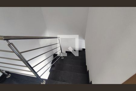 Escada de casa à venda com 3 quartos, 120m² em Morro do Confisco, Contagem