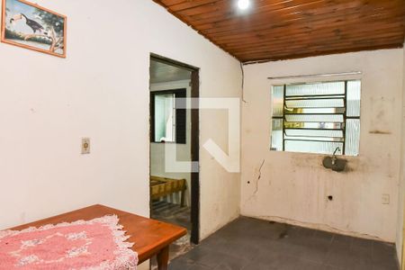Casa à venda com 100m², 4 quartos e 2 vagas Casa à venda com 100m², 4 quartos e 2 vagasCozinha 2/Casa Fundos
