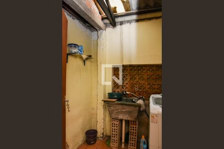 Casa à venda com 100m², 4 quartos e 2 vagas Casa à venda com 100m², 4 quartos e 2 vagasÁrea de Serviço