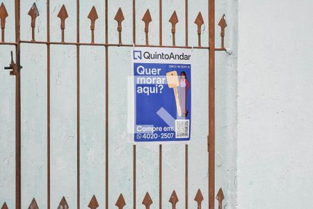 Casa à venda com 100m², 4 quartos e 2 vagas Casa à venda com 100m², 4 quartos e 2 vagasplaquinha instalada na fachada