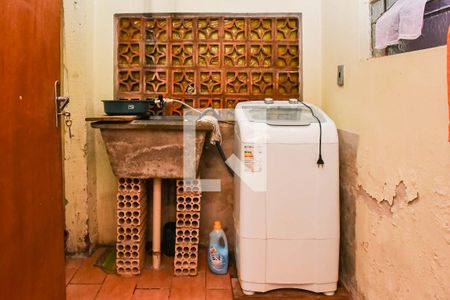 Casa à venda com 100m², 4 quartos e 2 vagas Casa à venda com 100m², 4 quartos e 2 vagasÁrea de Serviço