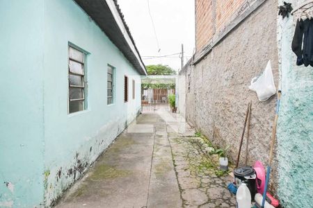 Casa à venda com 100m², 4 quartos e 2 vagas Casa à venda com 100m², 4 quartos e 2 vagasPátio