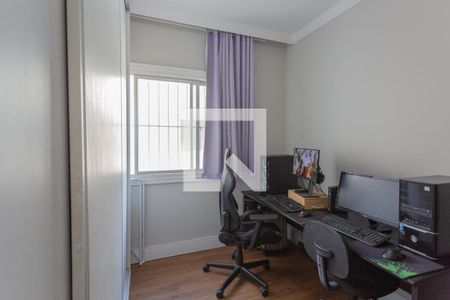 Quarto 1 de apartamento para alugar com 3 quartos, 80m² em Ana Lúcia, Belo Horizonte