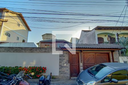 fachada de casa à venda com 3 quartos, 160m² em Taquara, Rio de Janeiro