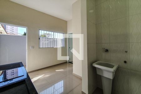 cozinha a.serviço de casa para alugar com 1 quarto, 21m² em Vila Firmiano Pinto, São Paulo