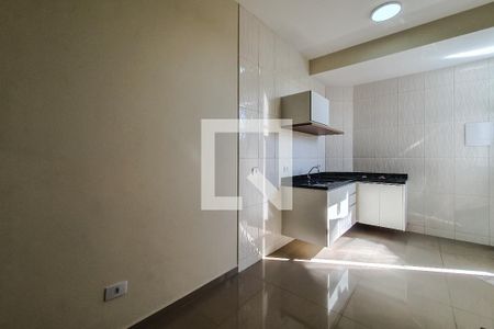 Sala/Cozinha  de casa para alugar com 1 quarto, 37m² em Vila Firmiano Pinto, São Paulo