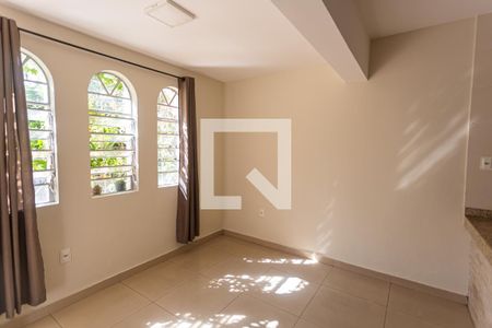 Sala de casa para alugar com 2 quartos, 80m² em Palmares, Belo Horizonte