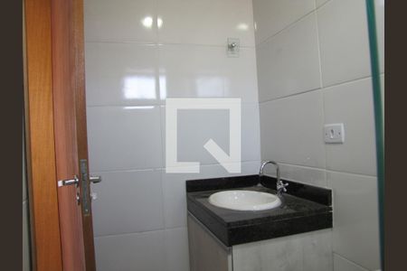 Banheiro de apartamento para alugar com 1 quarto, 21m² em Vila Santa Teresa (zona Leste), São Paulo