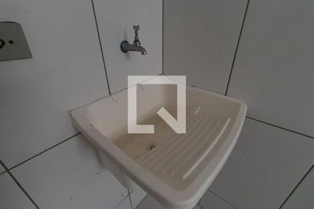 Banheiro de kitnet/studio para alugar com 1 quarto, 28m² em Vila Gustavo, São Paulo