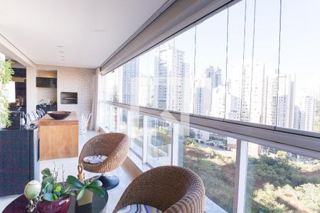 varanda de apartamento à venda com 3 quartos, 157m² em Vila da Serra, Nova Lima