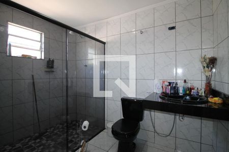 Banheiro da Suíte de casa à venda com 4 quartos, 200m² em Vila Paranaguá, São Paulo