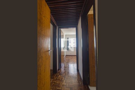 Corredor de apartamento para alugar com 2 quartos, 119m² em Centro, Curitiba