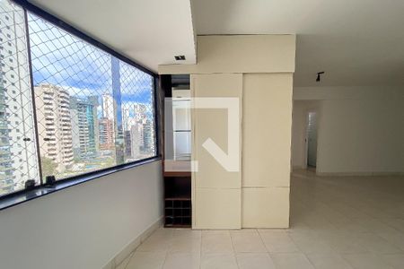 Sala de apartamento à venda com 2 quartos, 75m² em Belvedere, Belo Horizonte