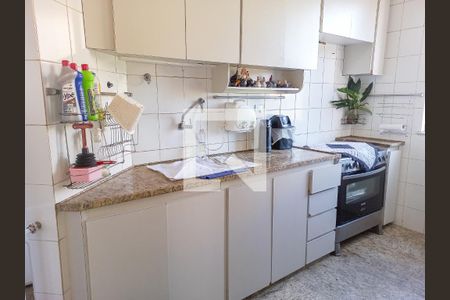 Cozinha de apartamento à venda com 4 quartos, 100m² em Sagrada Família, Belo Horizonte