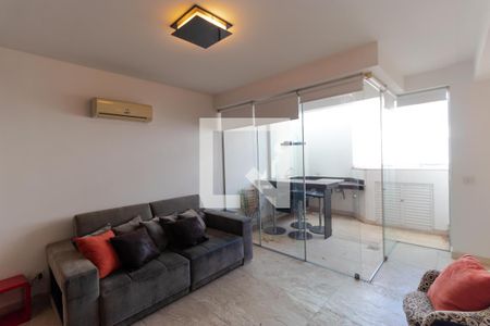 Sala  de apartamento à venda com 3 quartos, 130m² em Cambuí, Campinas