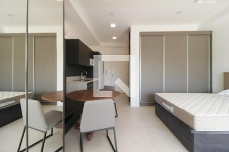 Sala/Quarto de kitnet/studio para alugar com 1 quarto, 35m² em Indianópolis, São Paulo