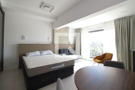 Sala/Quarto de kitnet/studio para alugar com 1 quarto, 35m² em Indianópolis, São Paulo