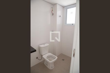 Banheiro de apartamento à venda com 2 quartos, 53m² em Km 18, Osasco