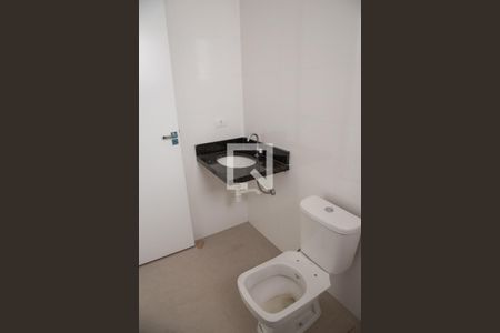 Banheiro de apartamento à venda com 2 quartos, 53m² em Km 18, Osasco