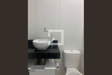 Banheiro de apartamento à venda com 2 quartos, 65m² em Vila Milton, Guarulhos