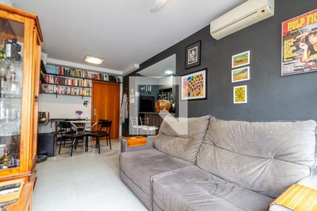 Sala de apartamento à venda com 2 quartos, 58m² em Medianeira, Porto Alegre
