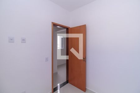 Quarto 2 de apartamento para alugar com 2 quartos, 37m² em São Lucas, São Paulo