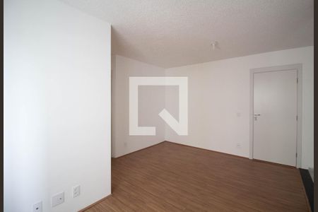 Sala de apartamento para alugar com 2 quartos, 45m² em Jardim Santo Antonio, São Paulo