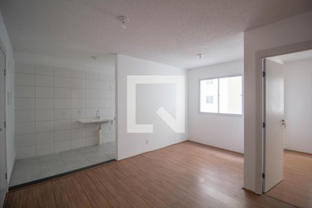 Sala de apartamento para alugar com 2 quartos, 45m² em Jardim Santo Antonio, São Paulo