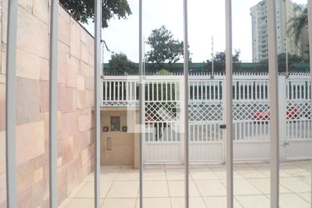 Janela Sala  de casa à venda com 2 quartos, 170m² em Jardim das Laranjeiras, São Paulo