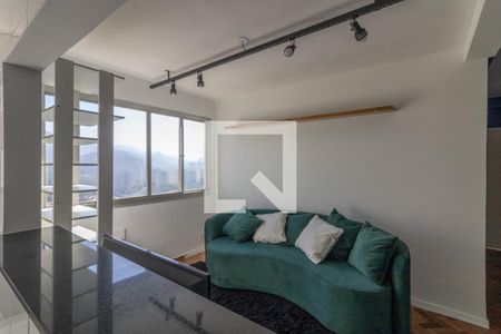 Sala de apartamento à venda com 2 quartos, 60m² em Barra da Tijuca, Rio de Janeiro