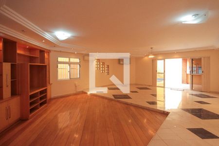 Casa à venda com 450m², 5 quartos e 5 vagasSala